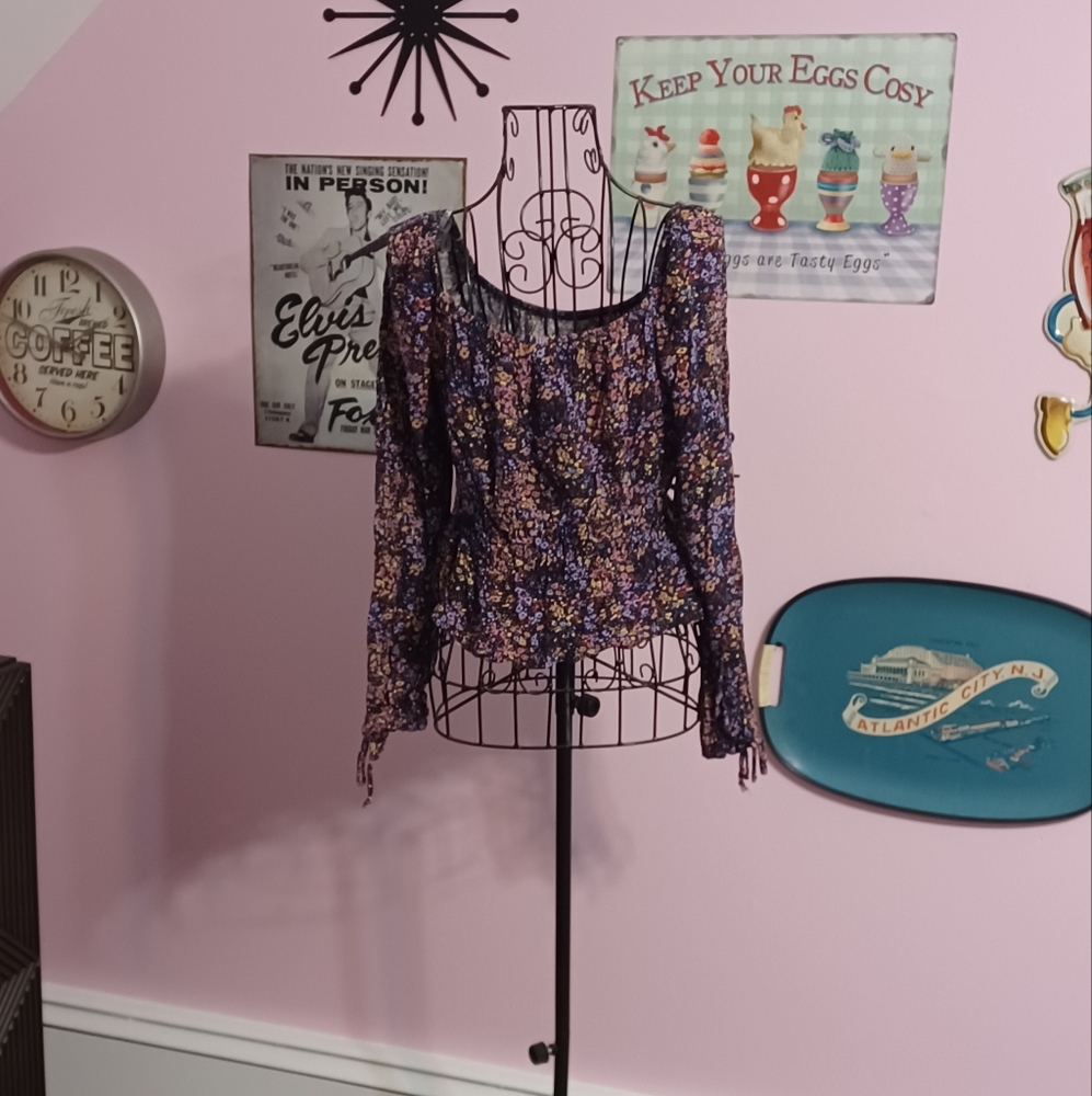 NWOT Tiny Floral Print Top Medium